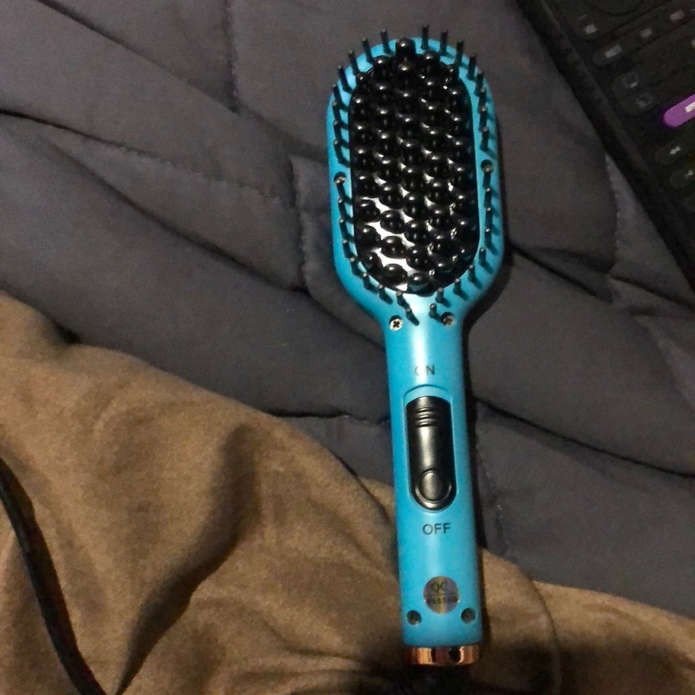 Hair straightener brush